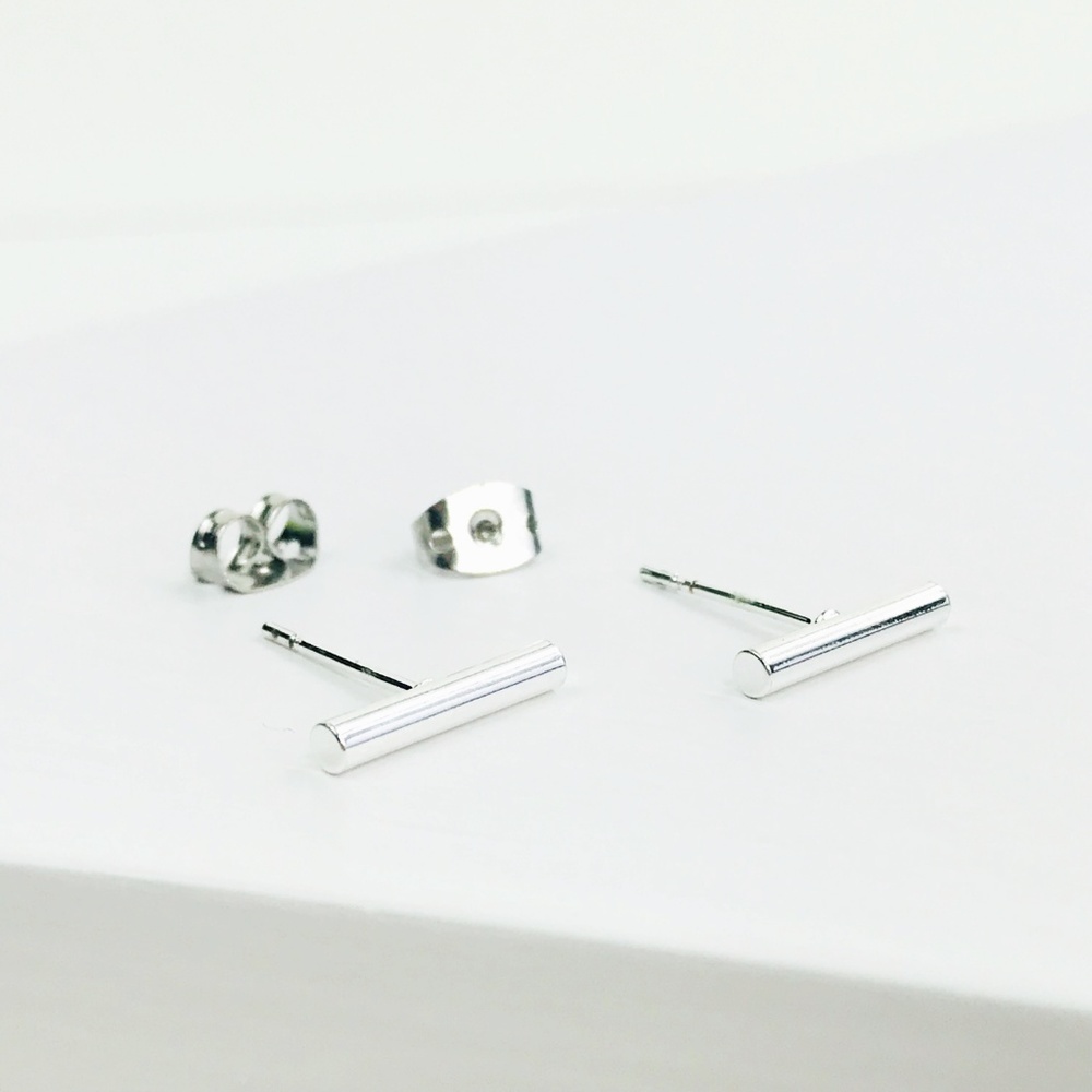 Bar Stud Earrings in Silver - Picture 5 of 7
